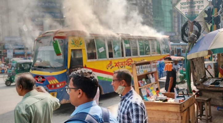এবার মিরপুরে যাত্রীবাহী বাসে আগুন দিল দূর্বৃত্তরা
