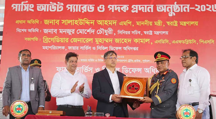 ফায়ার সার্ভিসের সক্ষমতা বাড়ানোর পরিকল্পনা জানালেন স্বরাষ্ট্রমন্ত্রী