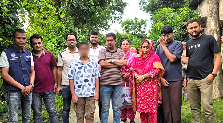 চাঁদপুরে ‘নিখোঁজ’ সেই ব্যবসায়ী পরিবার পটিয়ায় উদ্ধার