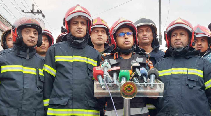 ডেমরায় আগুন লাগা ভবনটি ঝুঁকিপূর্ণ, ভেঙে পড়ার শঙ্কা