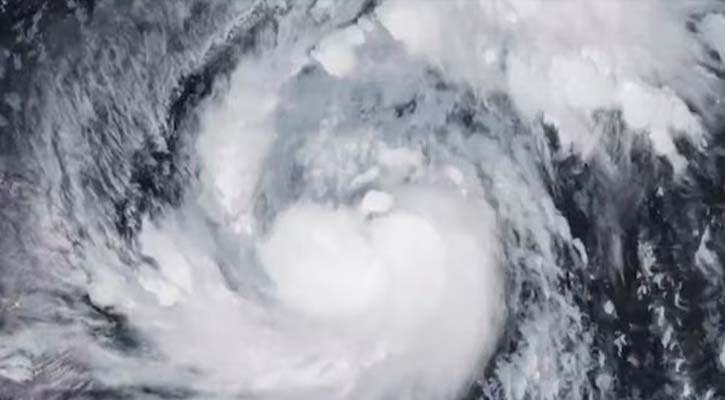 ভয়ংকর শক্তি নিয়ে ধেয়ে আসছে সুপার টাইফুন ‘ফাং-ওয়ং’