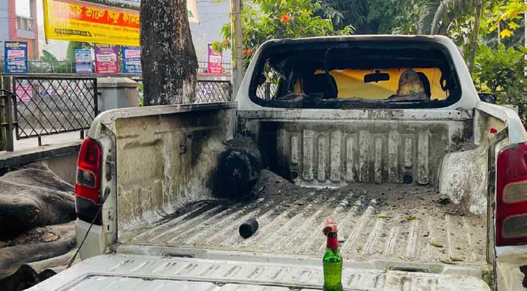 গোপালগঞ্জে গণপূর্ত বিভাগ ও গ্রামীণ ব্যাংকে পেট্রল বোমা নিক্ষেপ