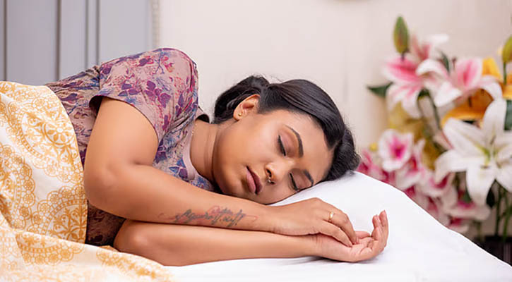 কোন ভঙ্গিতে ঘুমানো সবচেয়ে ভালো!