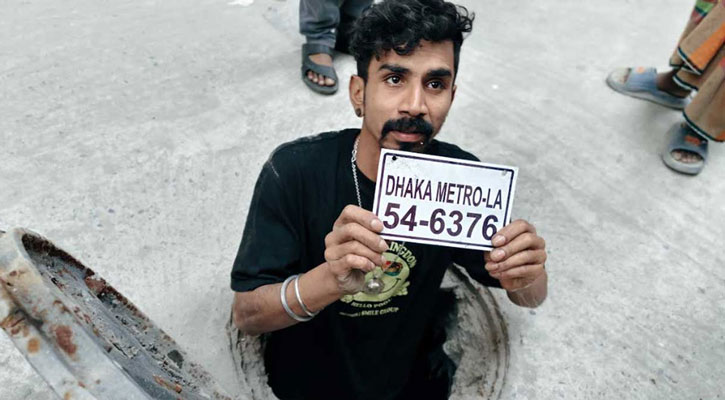 ওসমান হাদিকে গুলি : ব্যবহৃত মোটরসাইকেল ও ভুয়া নম্বর প্লেট উদ্ধার