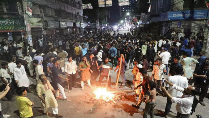 হলুদ হেলমেট পরে কারা হামলা করেছে