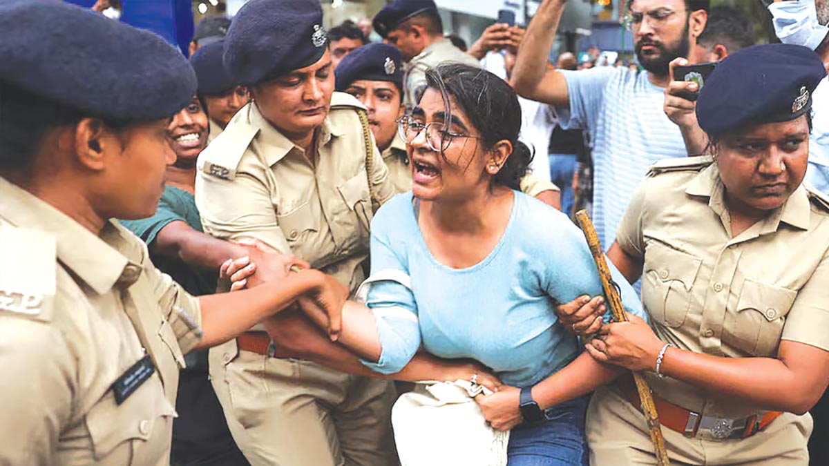 দিল্লিতে নজিরবিহীন ছাত্র বিক্ষোভ