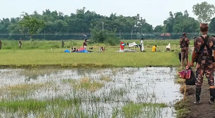 বিএসএফ বন্দুক দেখিয়ে নারী-শিশুদের বাংলাদেশে ঢোকাচ্ছে