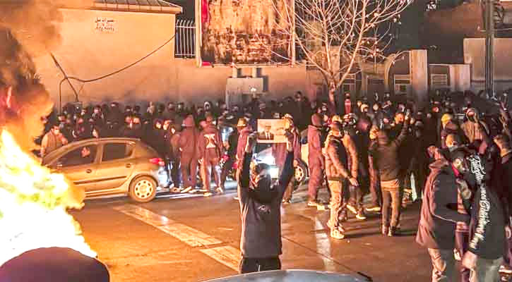 ইরানে বিক্ষোভে নিহত প্রায় ৬ হাজার নিহত