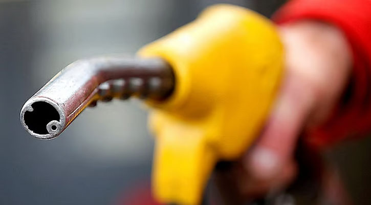 জ্বালানি তেল কেনার সীমা তুলে নিচ্ছে সরকার