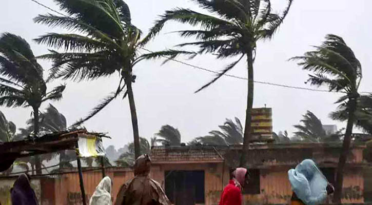 রাতের মধ্যে যেসব জেলায় হতে পারে ঝড়