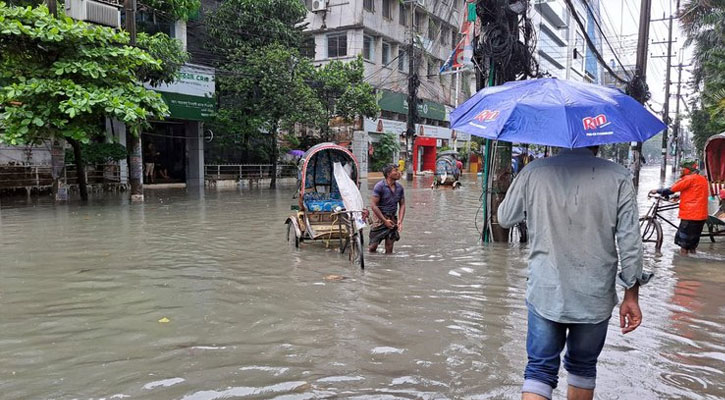 টানা বৃষ্টিতে চট্টগ্রামে জলাবদ্ধতা