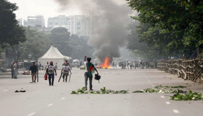 ‘জুলাই যোদ্ধাদের’ দাবি মেনে সনদে সংশোধন আনল কমিশন