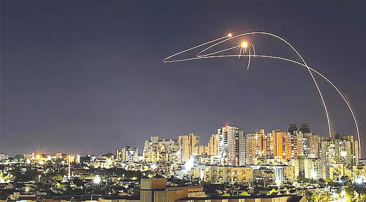 ইরানি ক্ষেপণাস্ত্রের ঝুঁকিতে ইসরায়েল