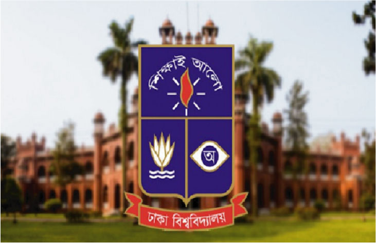 তালা ভেঙে হলে ঢুকছেন ঢাকা বিশ্ববিদ্যালয়ের শিক্ষার্থীরা