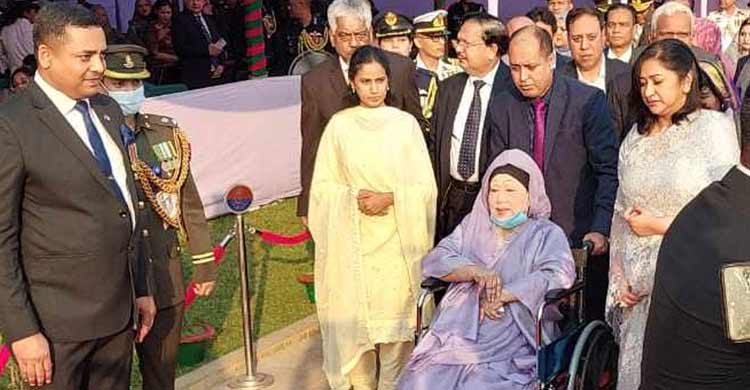 বিকালে সেনাকুঞ্জে যাচ্ছেন খালেদা জিয়া