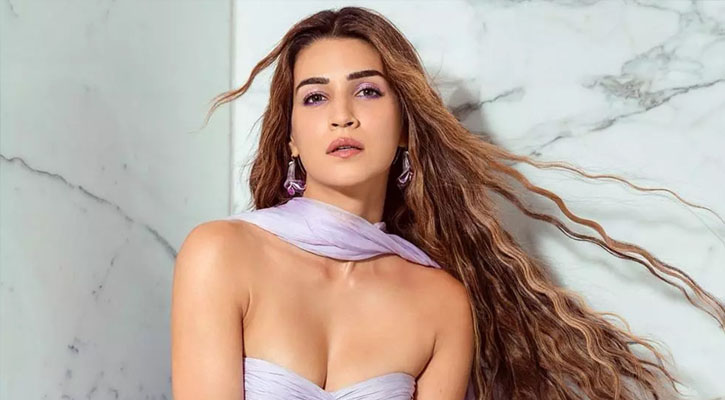 কৃতি শ্যাননের সেই বিজ্ঞাপনটি সরিয়ে নিয়েছে গহনা কোম্পানি