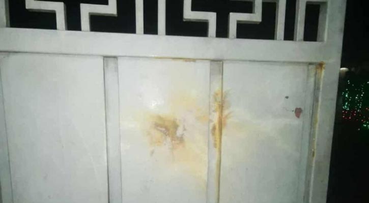 কাকরাইলে চার্চের ফটকে ককটেল নিক্ষেপ