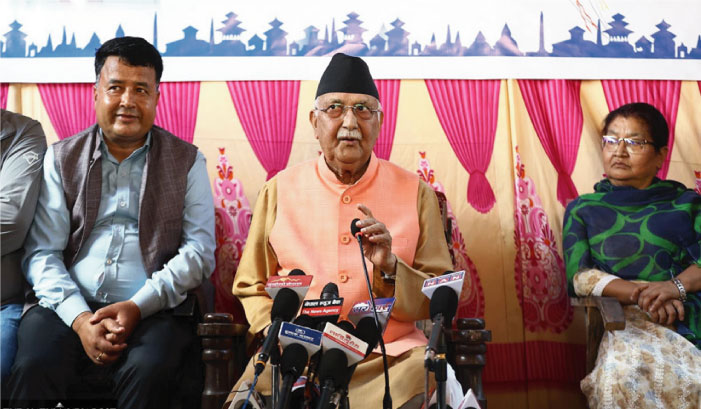 প্রকাশ্যে এসে ক্ষমতাচ্যুত প্রধানমন্ত্রী বললেন, তিনি পালাবেন না