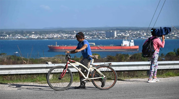 সংকটাপন্ন কিউবায় তেল পৌঁছাতে যাচ্ছে রুশ ট্যাংকার