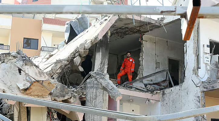 লেবাননে নিহতের সংখ্যা বেড়ে ১৩৪৫