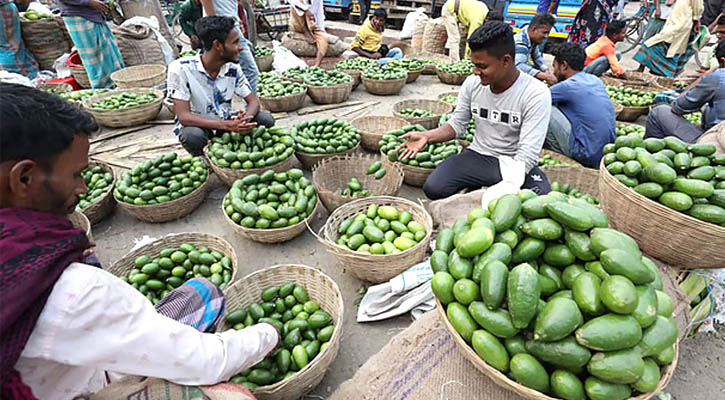 রোজার আগে অস্বাভাবিক বেড়েছে লেবুর দাম