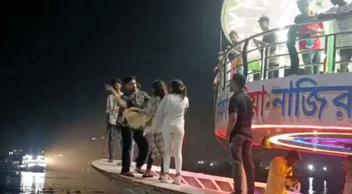 লঞ্চে দুই তরুণীকে মারধর, ২৫ জনের বিরুদ্ধে মামলা