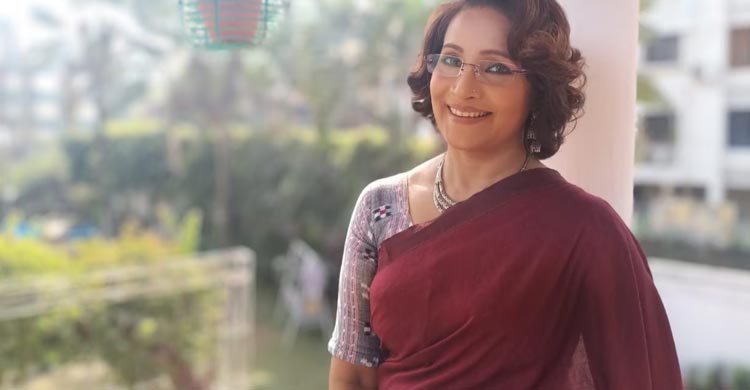 জটিল রোগে আক্রান্ত অভিনেত্রী, মায়ের চিকিৎসার জন্য হাত পাতলেন ছেলে