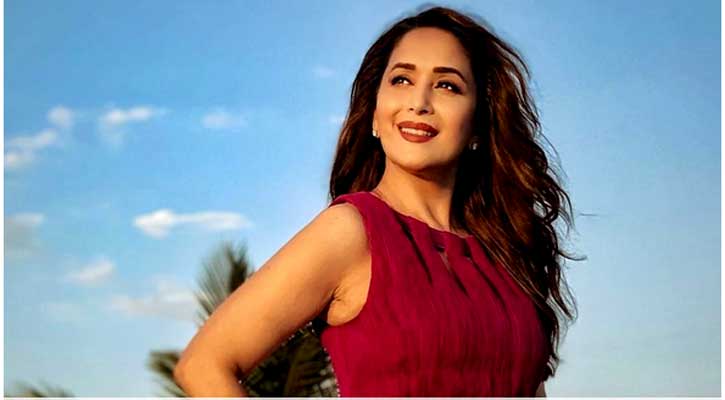 ঘনিষ্ঠ দৃশ্যে অন্তর্বাস পরে শুটিং করতে অস্বীকার মাধুরীর, পরে যা হলো