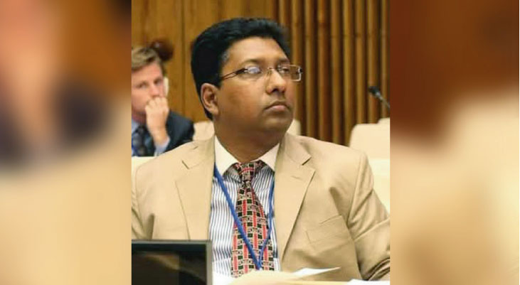 সাবেক রাষ্ট্রপতি আবদুল হামিদের জামাতাকে অবসরে পাঠাল সরকার