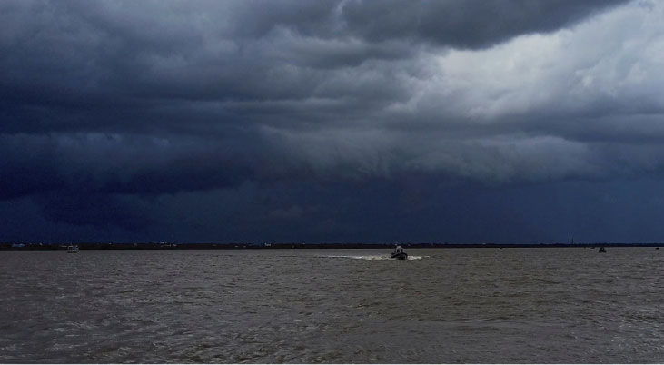 সমুদ্রবন্দরগুলোতে ৩ নম্বর সতর্কসংকেত