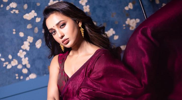 ‘এই লুকটাই মিমির ট্রেডমার্ক’