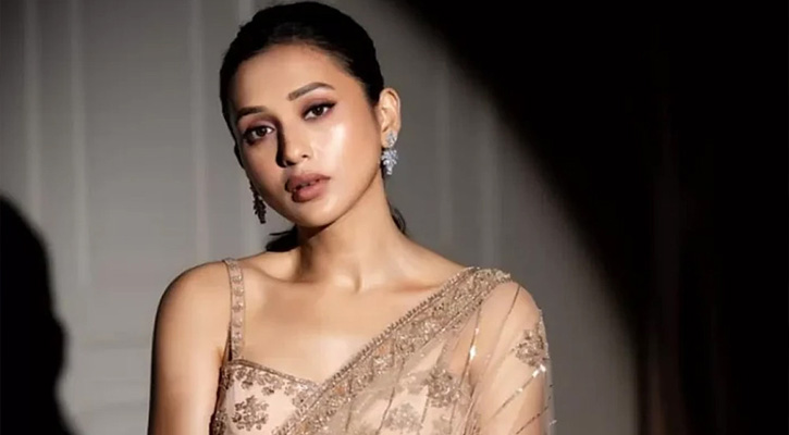 ‘মানুষ মনুষ্যত্ব হারিয়ে ফেলেছে’, কাকে বললেন মিমি?