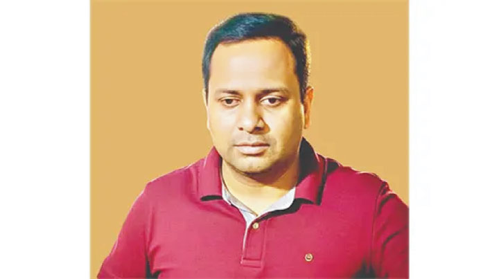 মেরুন টি-শার্ট পরা ব্যক্তিকে ঘিরে রহস্য, ঘটনায় নতুন মোড়