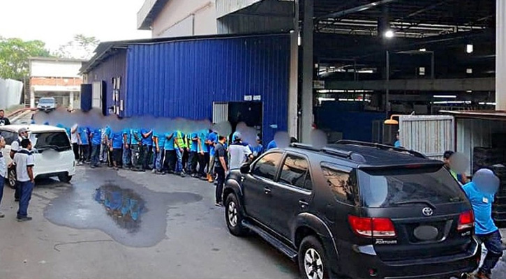 মালয়েশিয়ায় এক কারখানা থেকে বাংলাদেশিসহ ১৮৪ প্রবাসী আটক