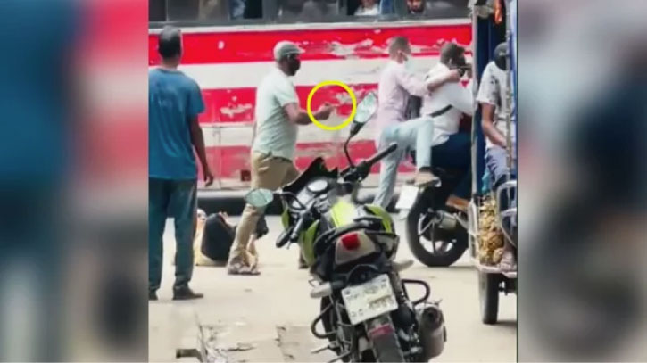 গুলি করে ব্যবসায়ীর ২২ লাখ টাকা ছিনতাই 