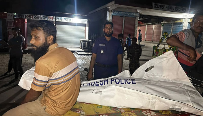 মদের নামে স্পিরিট খেয়ে ৬ জনের মৃত্যু, ৪ জনের দাফন