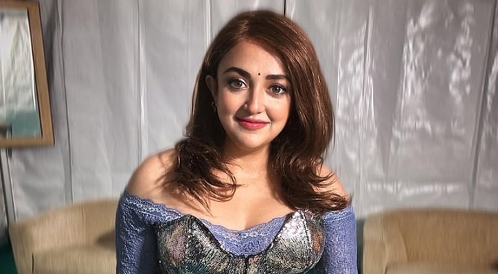 চুপিসারে বিয়ে, ভেঙেই গেল মোনালি ঠাকুরের সংসার