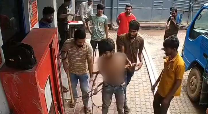 কারখানার ভেতর শ্রমিককে পিটিয়ে হত্যা, ভিডিও ভাইরাল