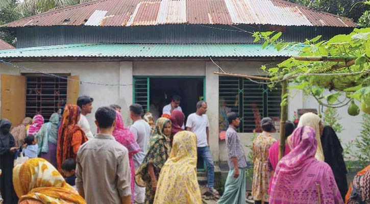 স্বামীর পরকীয়া নিয়ে সালিশের পরদিন মিলল গৃহবধূর ঝুলন্ত মরদেহ