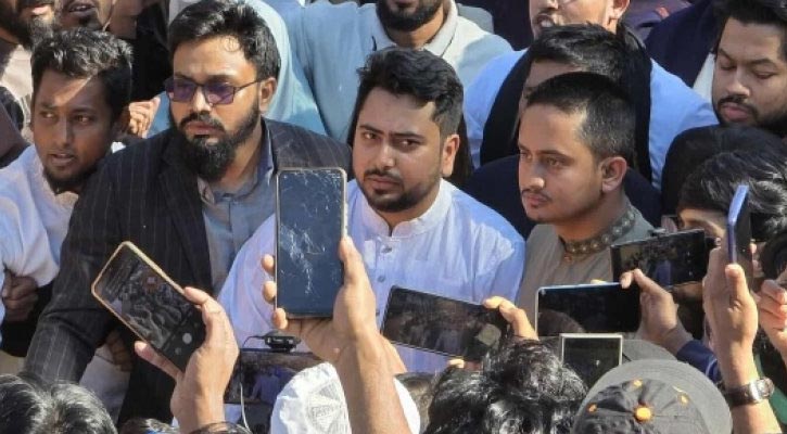 কিছু বুদ্ধিজীবী ও সুশীল জুলাই গণহত্যার পক্ষে সম্মতি তৈরি করছে: নাহিদ ইসলাম