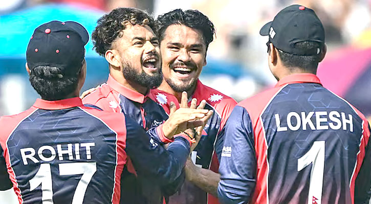 প্রথম বলেই উইকেট—শের মাল্লার সঙ্গী কারা