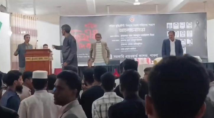 নিজামী-গোলাম আযমকে স্বাধীনতাযুদ্ধের ‘সূর্যসন্তান’ বলায় শিবির-ছাত্রদলের হাতাহাতি