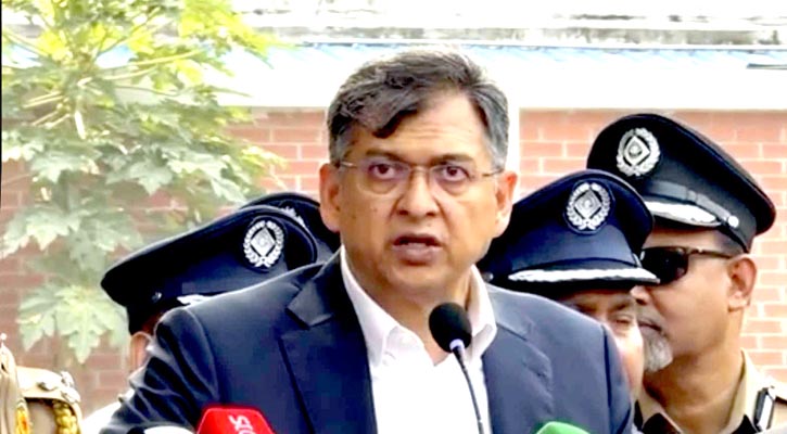 স্বাধীনতা দিবসে রাজারবাগে শহীদ পুলিশ সদস্যদের প্রতি স্বরাষ্ট্রমন্ত্রীর শ্রদ্ধা