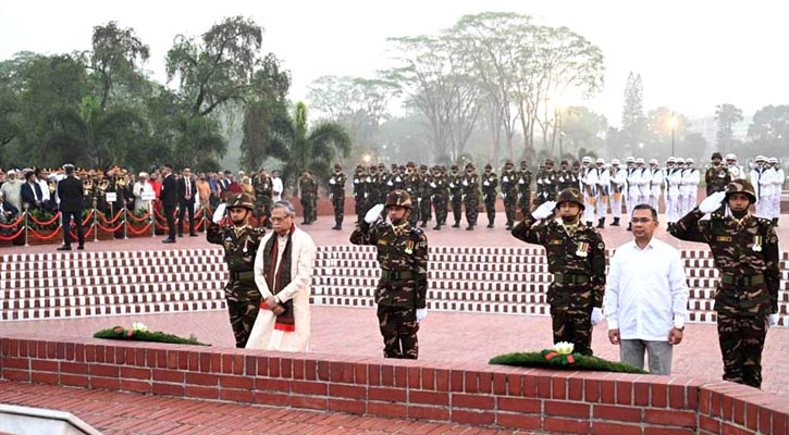 স্বাধীনতা দিবসে জাতীয় স্মৃতিসৌধে রাষ্ট্রপতি-প্রধানমন্ত্রীর শ্রদ্ধা