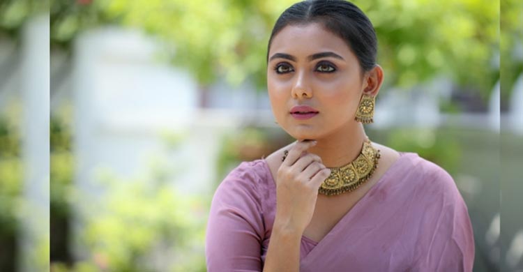 কারো হৃদয়ভাঙা একদম পছন্দ নয়, এটাকে ঘৃণা করি: ইধিকা