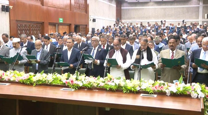 শপথ নিলেন বিএনপির নবনির্বাচিত এমপিরা