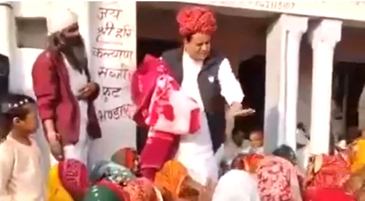 মুসলিম নারীদের কম্বল দিলেন না বিজেপি নেতা