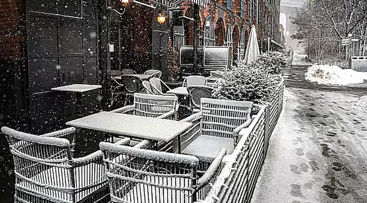 তুষারে ঢেকেছে যুক্তরাষ্ট্রের পূর্ব উপকূল