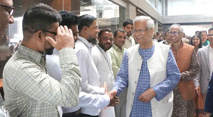 ১৮ মাস পর নিজ প্রতিষ্ঠানে ফিরলেন ড. ইউনূস