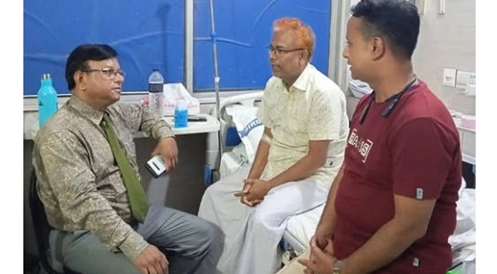 অসুস্থ বিএনপি নেতা ফারুক প্রধানকে দেখতে বারডেম হাসপাতালে এমপি আশরাফ উদ্দিন বকুল